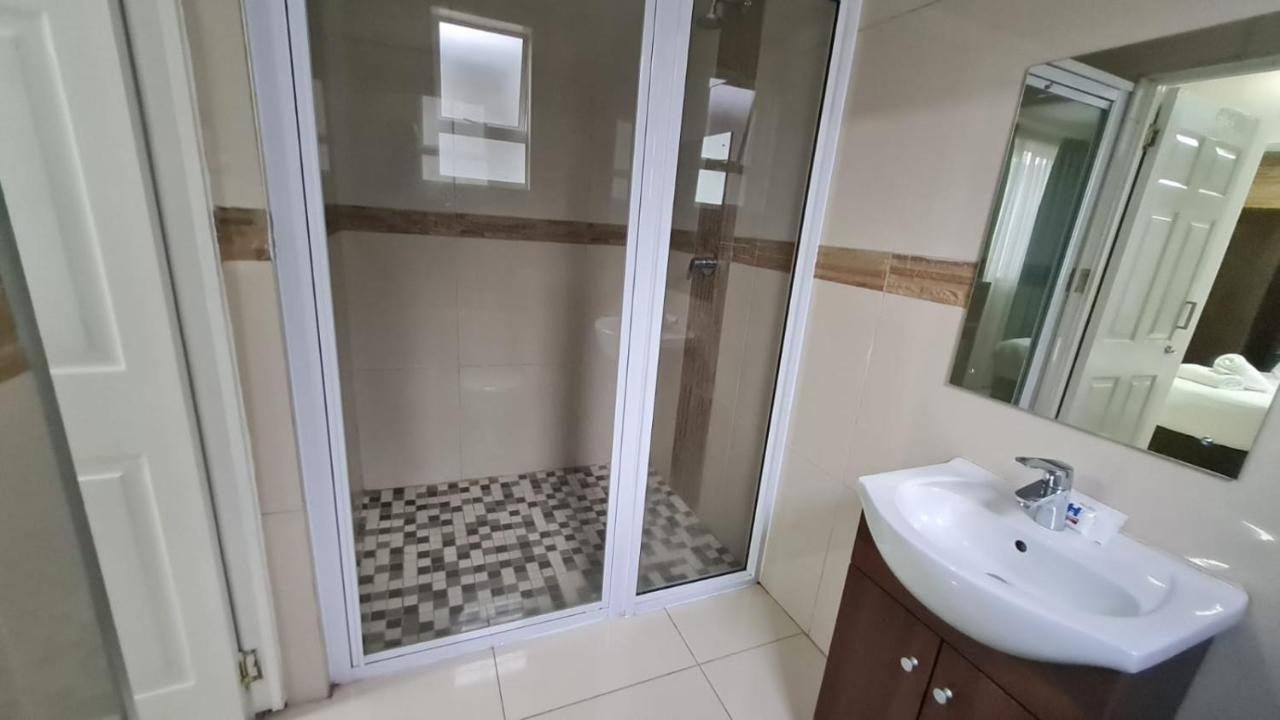 Bayside Hotel Pinetown New Germany Bagian luar foto