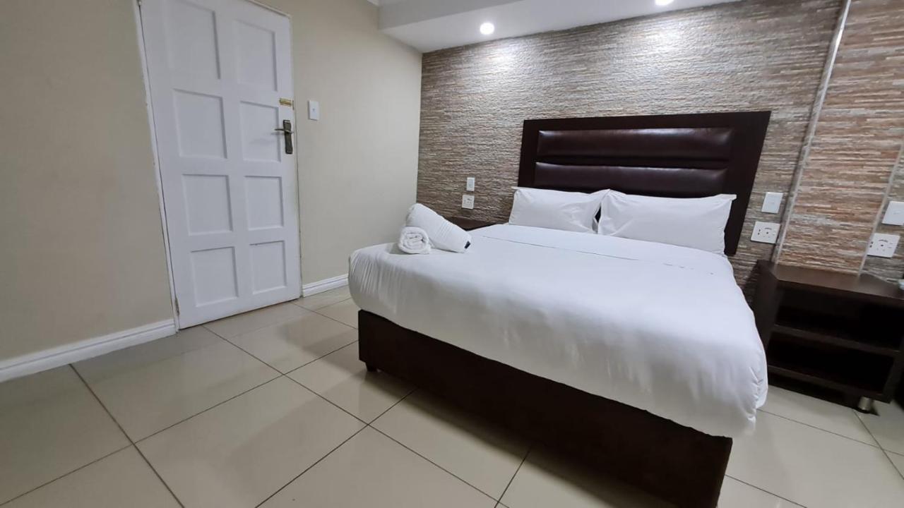 Bayside Hotel Pinetown New Germany Bagian luar foto