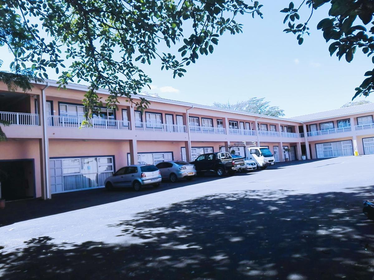 Bayside Hotel Pinetown New Germany Bagian luar foto