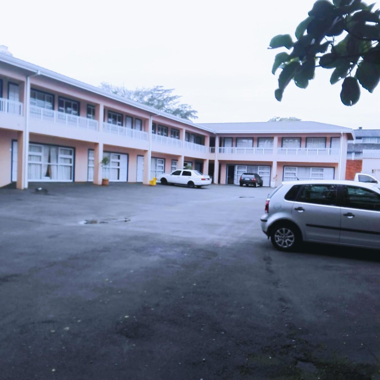 Bayside Hotel Pinetown New Germany Bagian luar foto